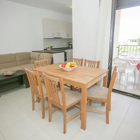 Apartment Sara 1 *