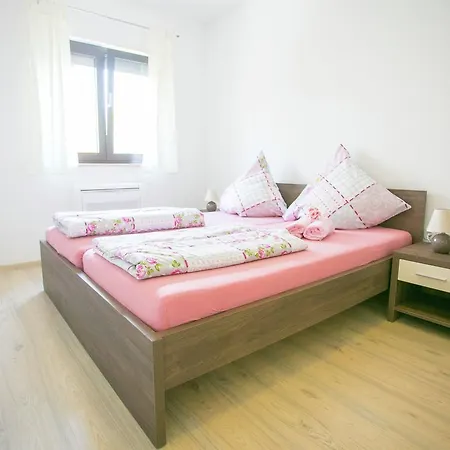 Apartment Sara 1